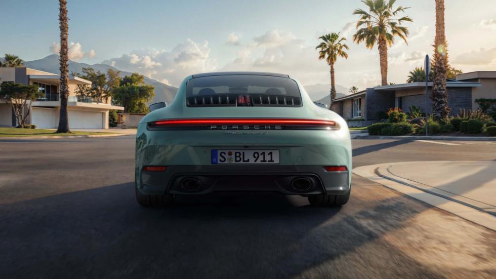 Ντεμπούτο για την ανανεωμένη Porsche 911 Carrera 4S 